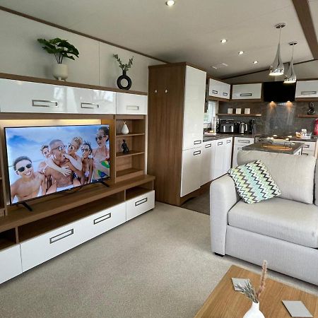 Golden Anchor - The Milano - Coastal Caravan Breaks Chapel Saint Leonards Exterior foto