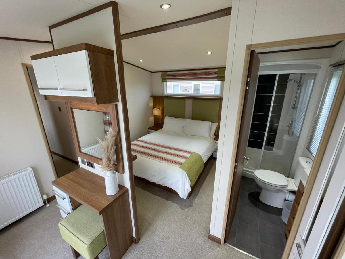 Golden Anchor - The Milano - Coastal Caravan Breaks Chapel Saint Leonards Exterior foto