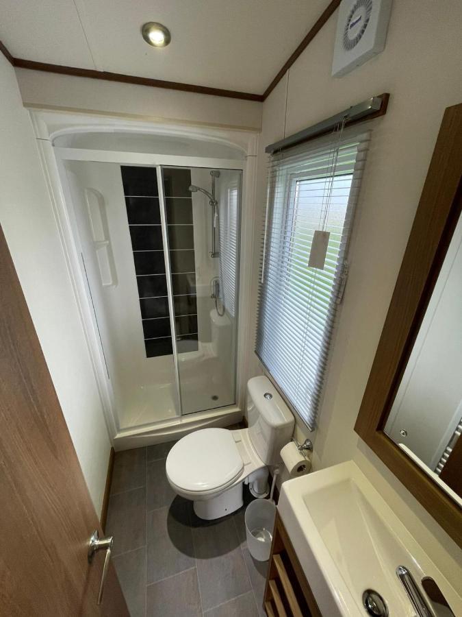 Golden Anchor - The Milano - Coastal Caravan Breaks Chapel Saint Leonards Exterior foto