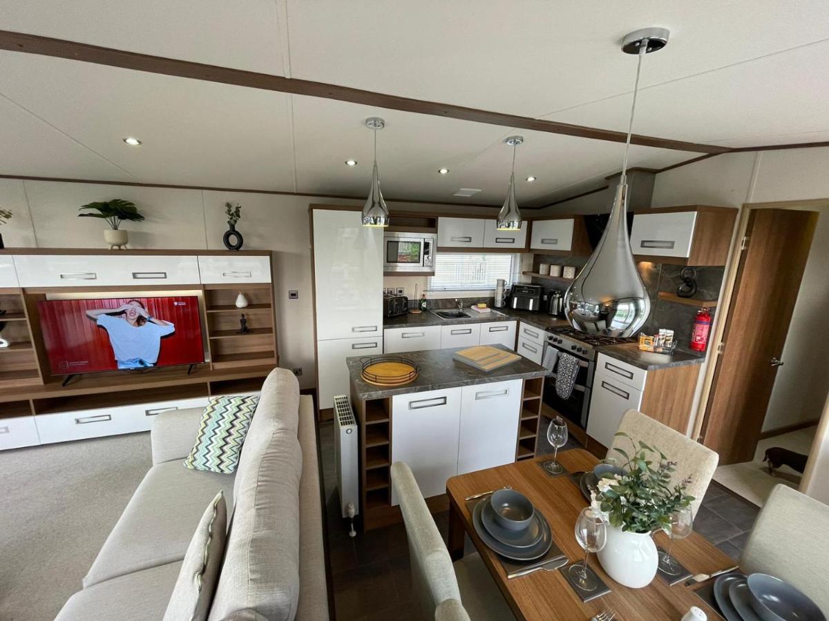 Golden Anchor - The Milano - Coastal Caravan Breaks Chapel Saint Leonards Exterior foto